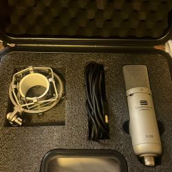 Studio Series Microphone 