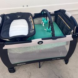 Graco Pack ‘n Play Played With Reversible Seat & Changer LX