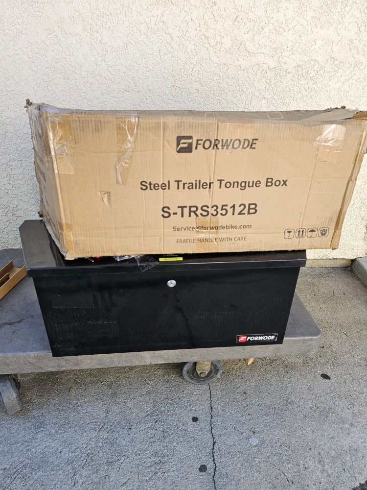 NEW TRAILER,CAR TOOL BOX,STEEL 35"X12X12" WITH 2 KEY,HEAVY DUTY DIMENSIONS SHOW IN THE PICTURE,FOR SOME QUESTION TEXT ME PLEASE SE HABLA ESPAÑOL