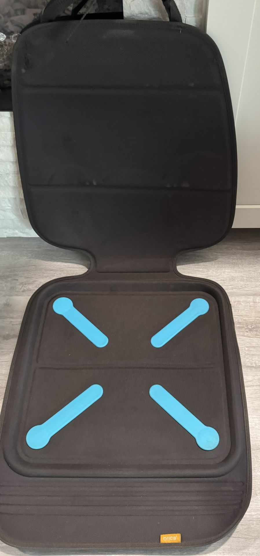 Munchkin Car seat protector padding