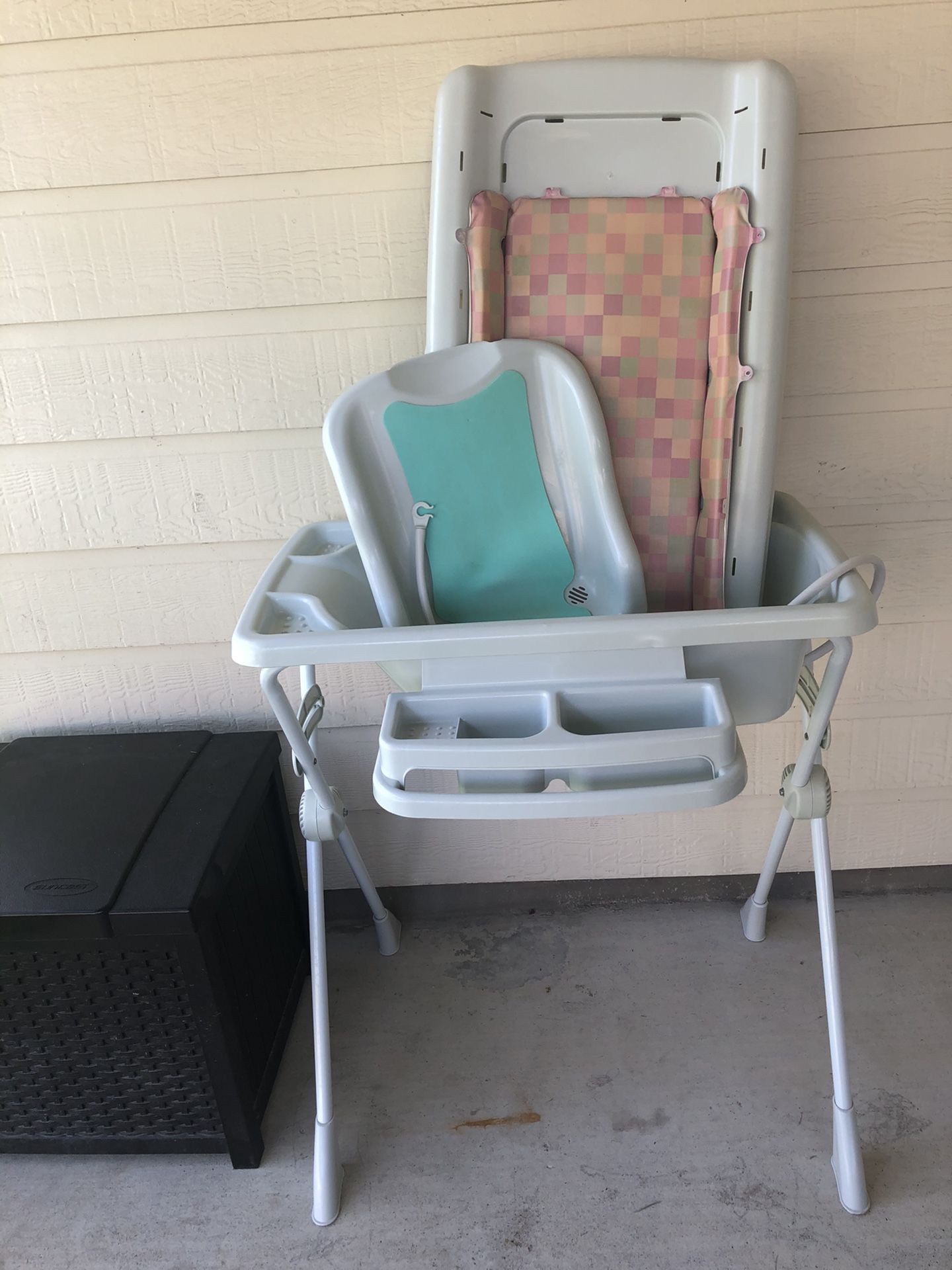 Burigotto Millenia Bathtub AND Changing Table Combo WITH Storage Compartment!! $140 Value for $40!!