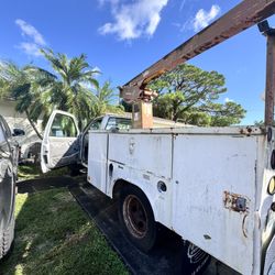 For sale, the rock is old, the engine turns on, it needs a little fixing.