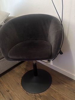 Vanity chair