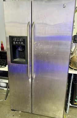 GE Adora Side-by-Side Refrigerator | Freezer