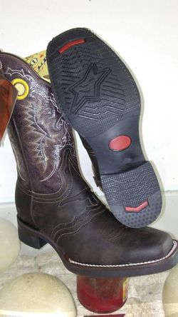 Botas nuevas y originales