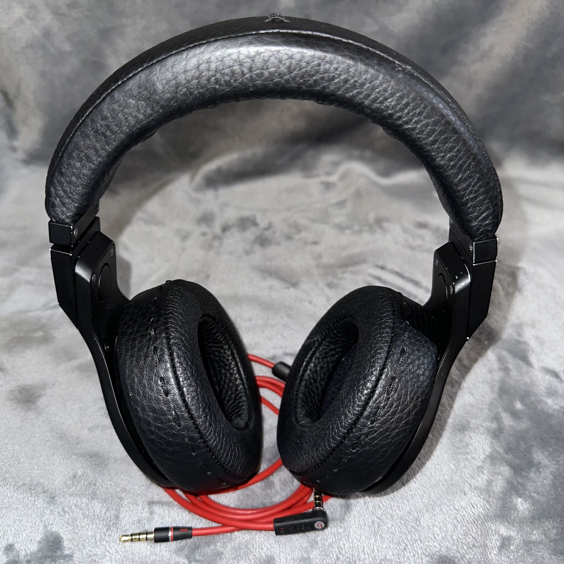 Beats Studio Pro Fendi Edition – Like New, Limited Collection