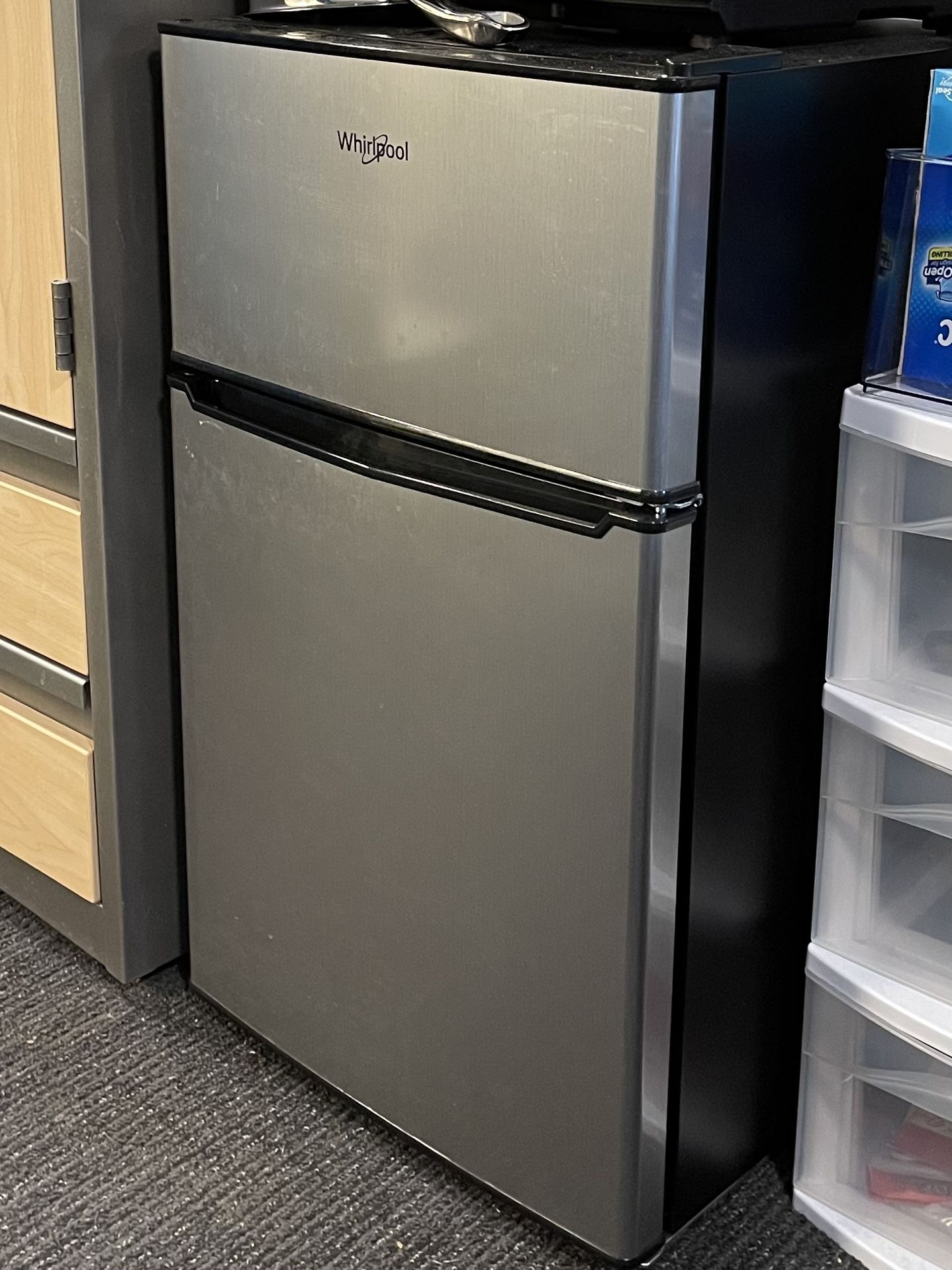 Whirlpool 3.1 cu ft Mini Refrigerator