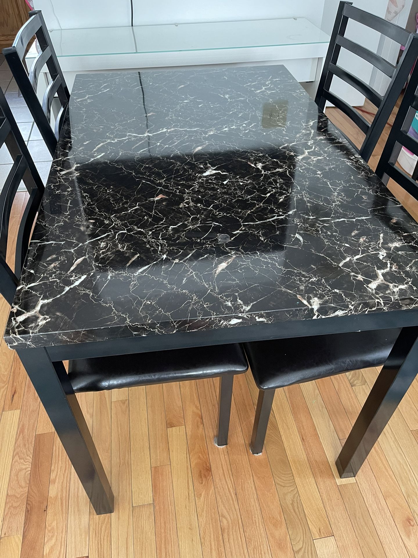 Kitchen Table & 4 Chairs