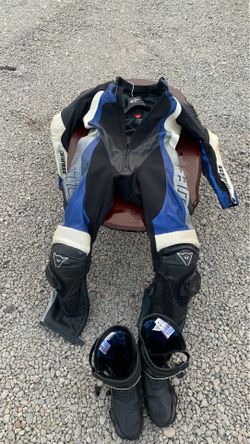Motorcycle suit