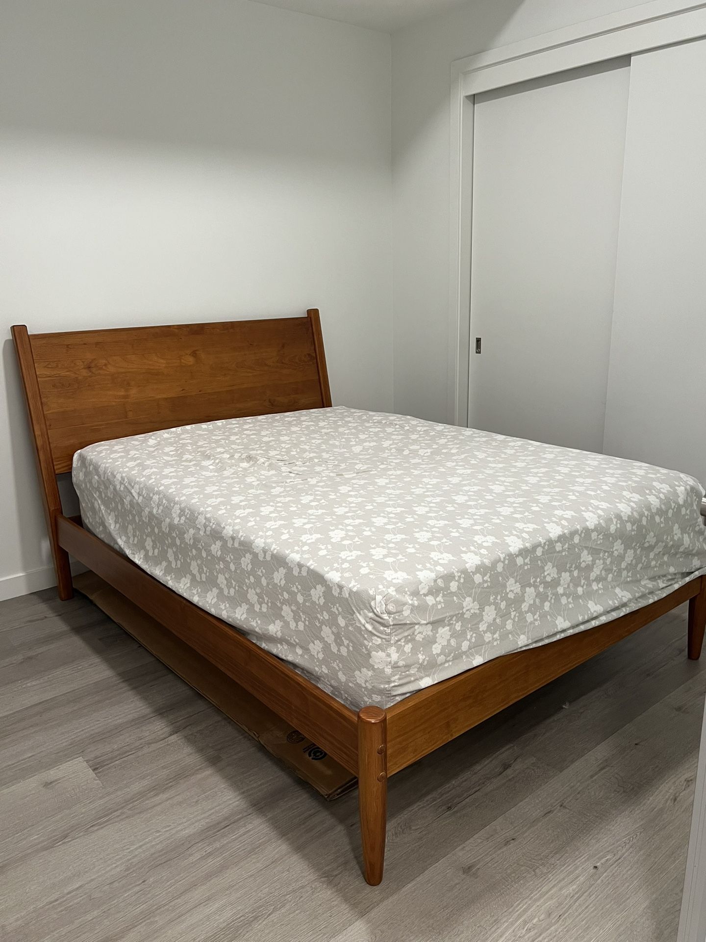 Mid-century Modern Bed Frame (Full)