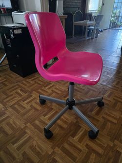 PINK DESK CHAIR