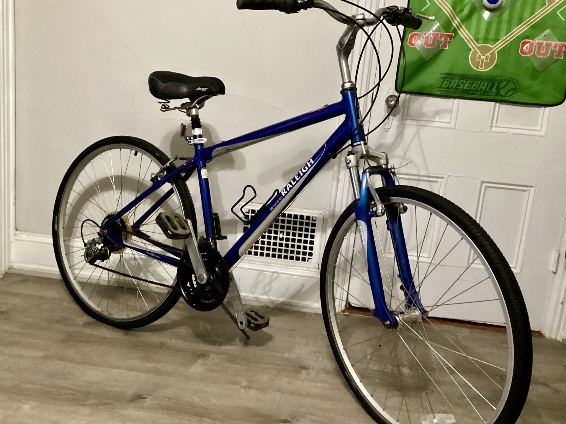 Raleigh Hybrid Bike – Ready to Ride! 🚴‍♂️