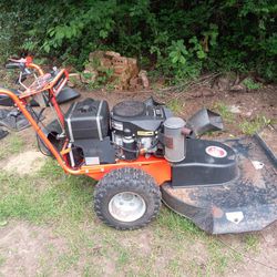DR FIELD AND BRUSH MOWER
