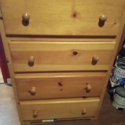 4 DRAWER BEDROOM FURNITURE PIECE
