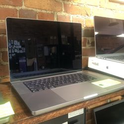 🍎 Apple MacBook Pro 16" 2021 M1 Pro Chip - Space Gray - Professional Power! 💻