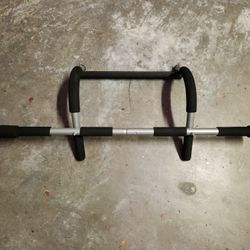 Doorway Pull Up Bar – Multi Grip – Like New