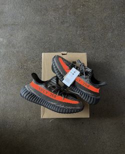 Yeezy Boost 350 V2