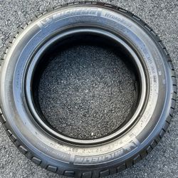 Michelin Hydro edge all weather tire. Very good condition.
