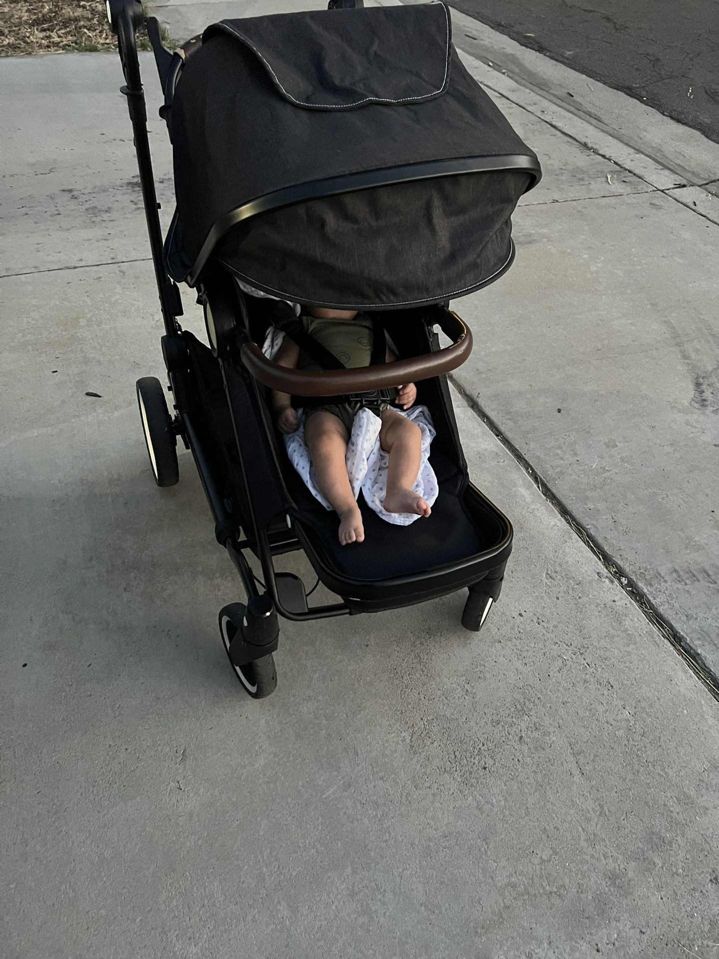 Austlean Entourage Stroller