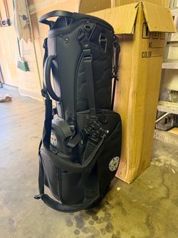 BLack Stand Golf Bag
