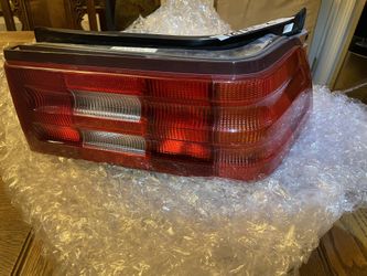 TAIL LIGHT ASSEMBLY MERCEDES BENZ R129