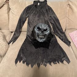 Last Minute Halloween Costume - Ghastly Ghoul