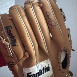 Authentic cal Ripken Jr Signed Glove 