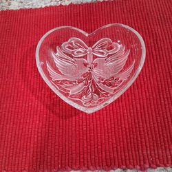 Beautiful Mikasa Crystal Lovebirds Heart Bowl