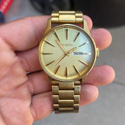 Nixon “never Be Late “ Watch Men’s 