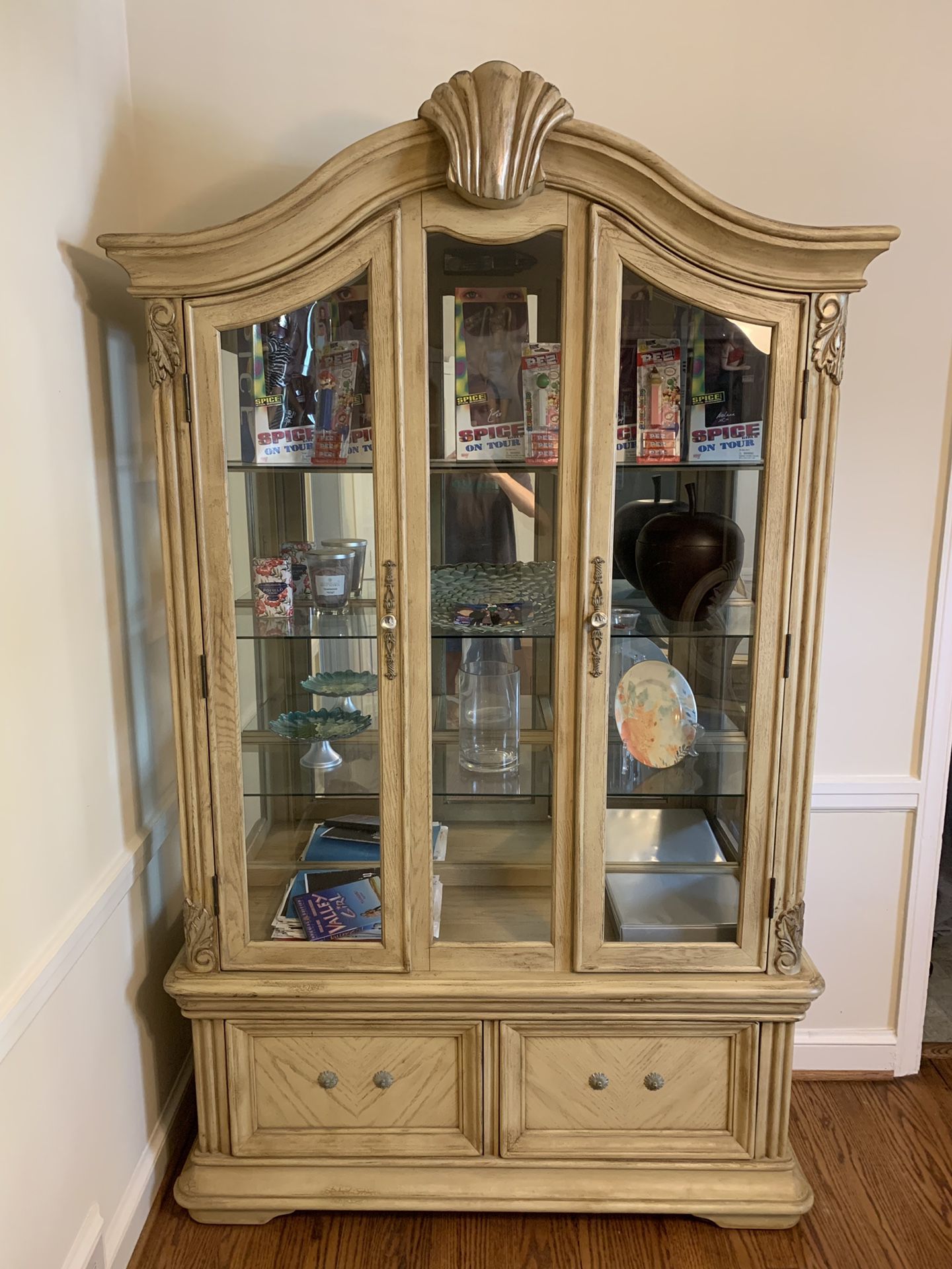 WOODEN CHINA CABINET CLOSET WITH GLASS DOORS