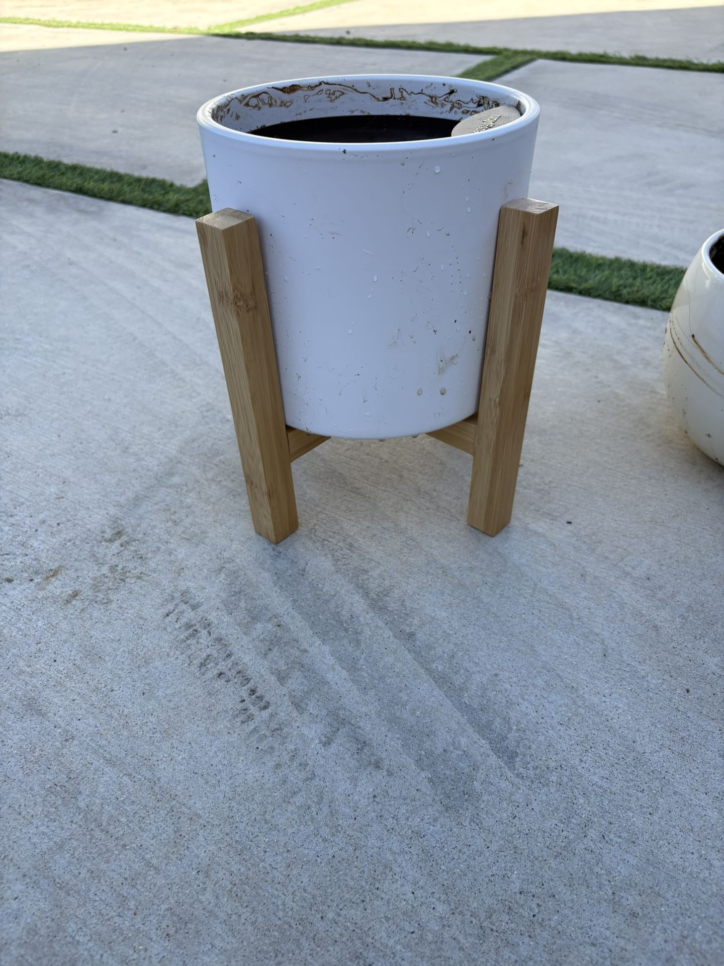 Easyplant Self watering, 8 Inch,  White Ceramic Pot With Stand