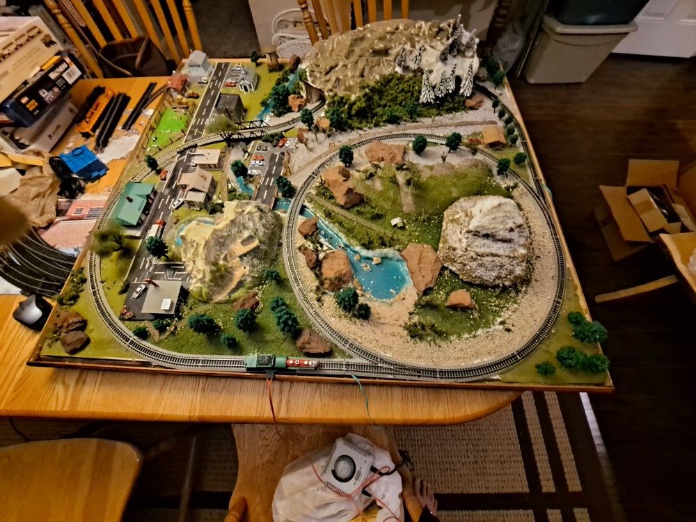 N Scale Train Layout 37" X 41"
