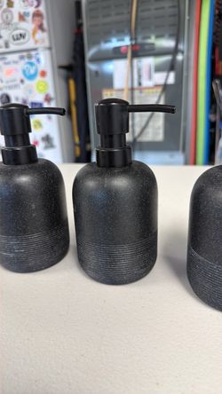 Set of 4 hand soap dispensers