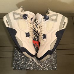 Size 10.5M - Jordan 4 Midnight Navy