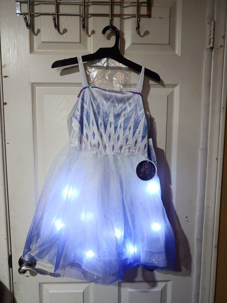 Elsa Dress LIGHTS UP! Size (S 4-6x) & (M 7/8) $25 Each