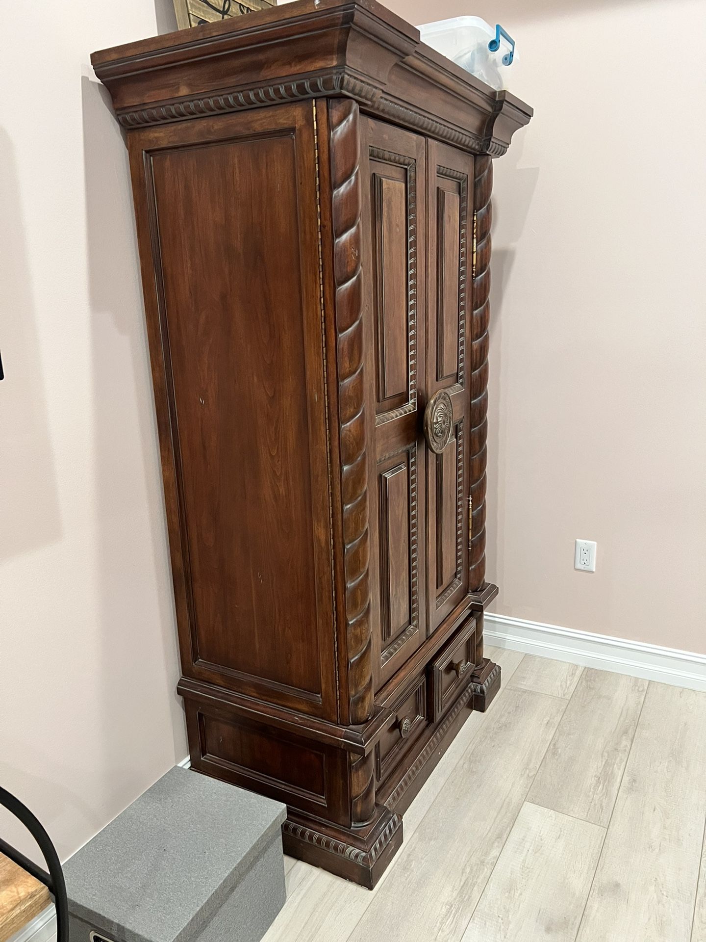 5 Shelf Wood Dresser