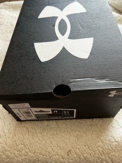 Under Armour BGS Surge 5 Sneakers Size 7Y