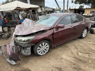 2014 Honda Accord 4cyl ***for parts only***