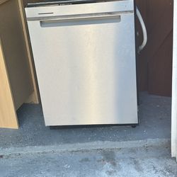 New Appliances 3rack Dishwasher, Double Oven Whirlpool 