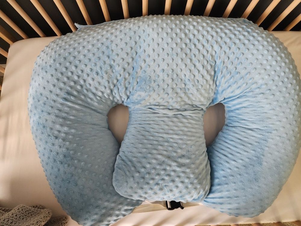 Twin Z pillow