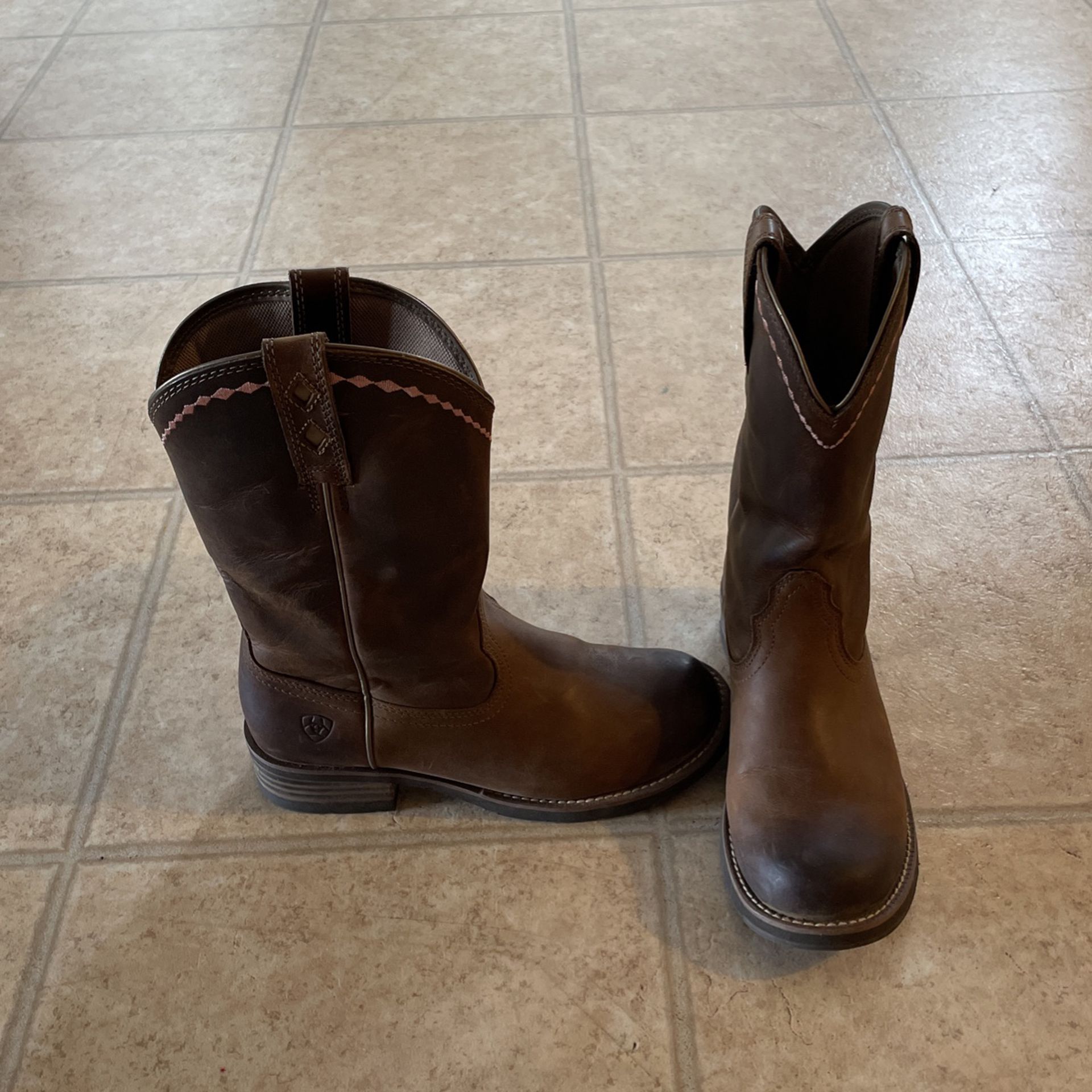 Ariat Unbridled Roper Boots
