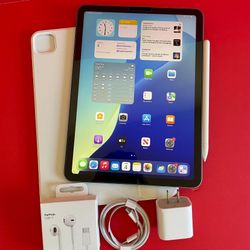 Apple IPad Air 5th Generation (10.9” Liquid Retina/ M1 chip / 2022 Model) 64GB with pen, keyboard case & Accessories (256gb $549) 