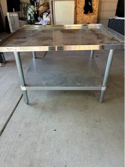 Metal table