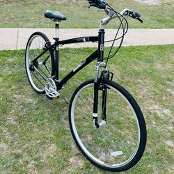 Diamondback Edgewood Hybrid Bike Round 28”