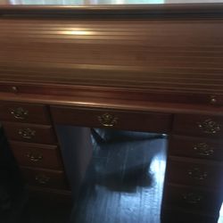 Roll Top Desk   Great Shape. 