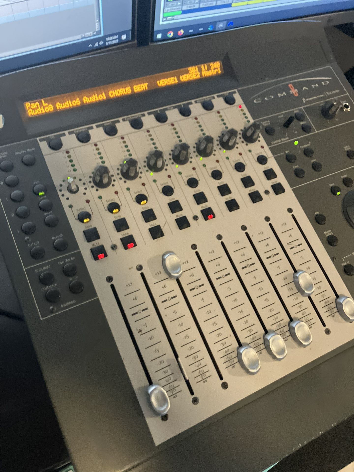 Digidesign Command 8 Audio Mixing Controller