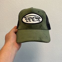 Von Dutch Trucker Hat “NEW”