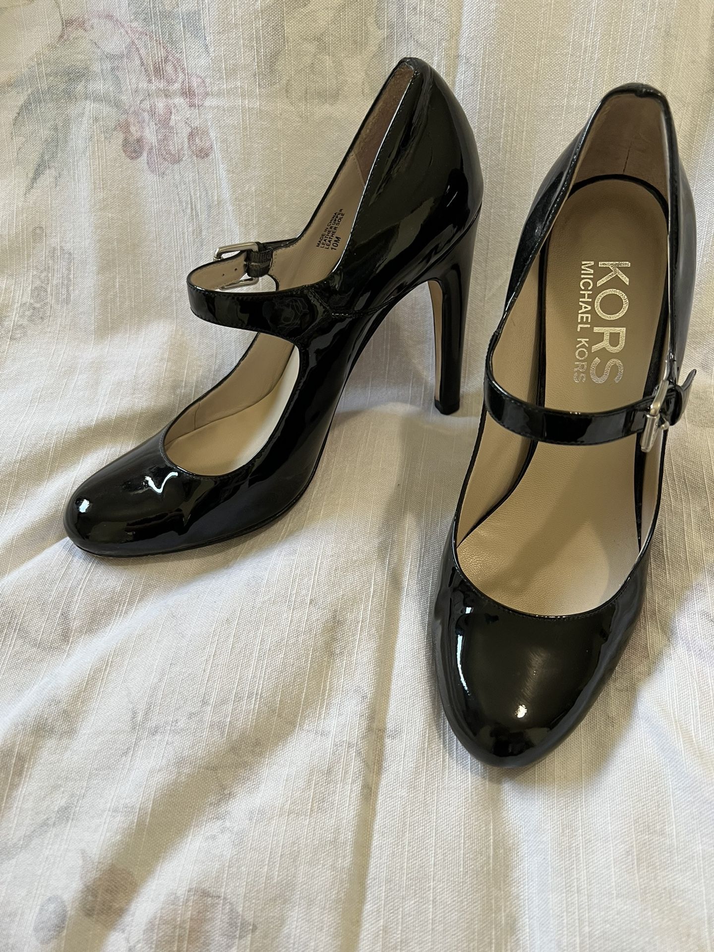 Michael Kors Mary Jane High Heel Pumps in Patent Leather Size 10 Women s shoes