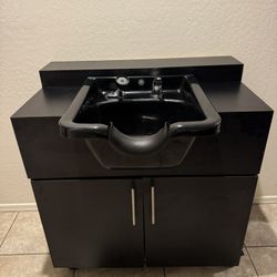 Artist hand Shampoo Station portable on wheels