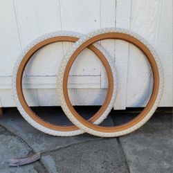 White Gumwall Tires 